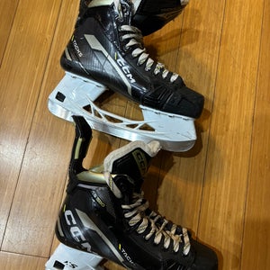CCM AS-580 Hockey Skates Regular Width 9 (Used)