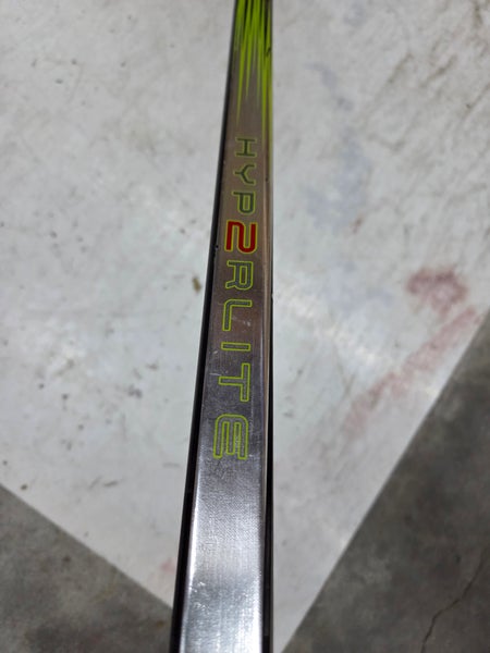 Senior Bauer Vapor Hyperlite 2 Right Handed Hockey Stick P88 (Used)
