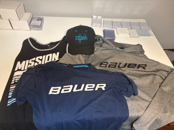 Gray Men's Medium Bauer Sweatshirt (Used)