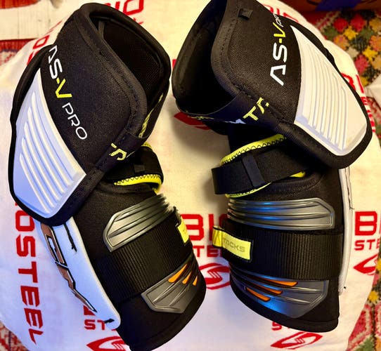 Senior Large CCM Tacks AS-V Pro Elbow Pads Pro Stock (New)