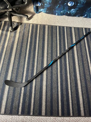 Senior Bauer Nexus E50 Pro Right Handed Hockey Stick P28 (Used)