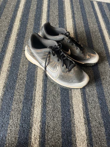 Black Men's Size M 11.0 (W 12.0) Adult Nike Lunarlon Low Top Turf Cleats (Used)