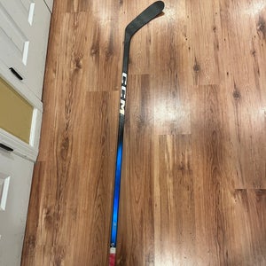 Intermediate CCM JetSpeed FT8 Pro Right Handed Hockey Stick P28