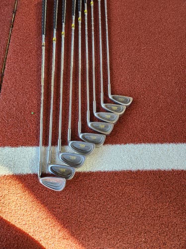 Men's DX Right Handed Iron Set Regular Flex (9 Clubs) #3 - #9, PW, SW Steel Shaft (Used)