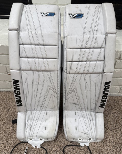 31" Vaughn Velocity V9 Goalie Leg Pads (Used)