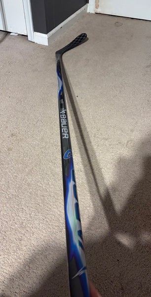 Senior Bauer Vapor FlyLite Right Handed Hockey Stick P92 (New)