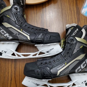 2024 CCM AS-590 Hockey Skates Wide Width 9 (Used)