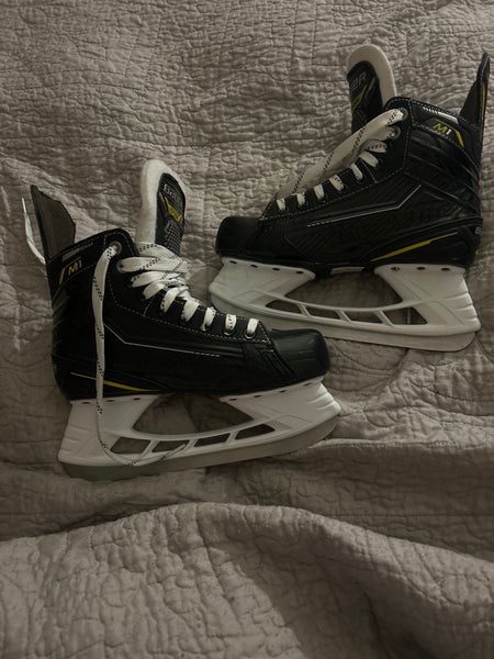 2024 Bauer Supreme M1 Hockey Skates Regular Width Size 4.5 (New)
