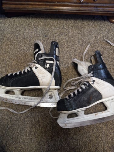 CCM Senior Size 7 Tacks 352 Hockey Skates 7 (Used)