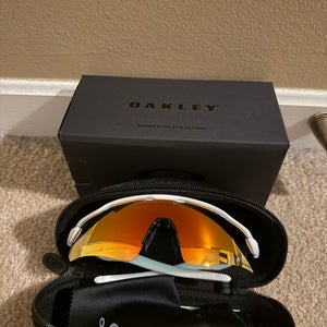 Unisex One Size Fits All Oakley Radar EV Pitch Sunglasses (New)