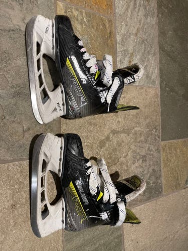 Bauer Vapor X4 Hockey Skates Regular Width Size 3.5 (Used)
