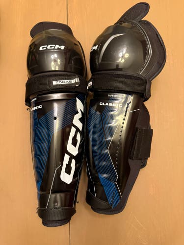 Senior CCM Tacks Classic Pro 15" Shin Pads (Used)