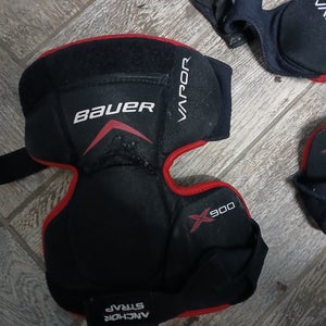 Bauer x900 knee pads