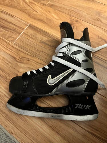 Nike Air Zoom Hockey Skates 8 (Used)