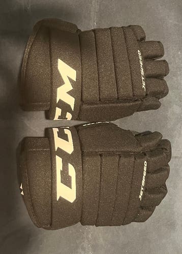 Used CCM Gloves 11"