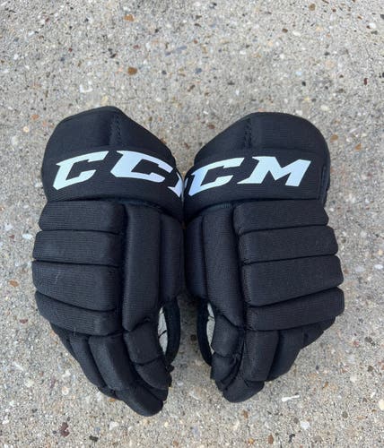 A2-1 Used CCM Little Penguins Hockey Gloves 10" OA5