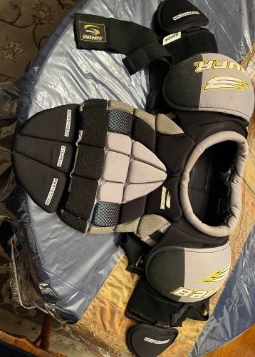 Men's Sr S Bauer Shoulder Pads