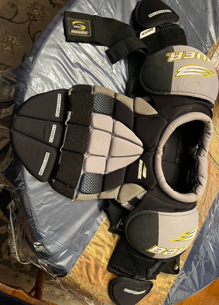 Men's Sr S Bauer Shoulder Pads