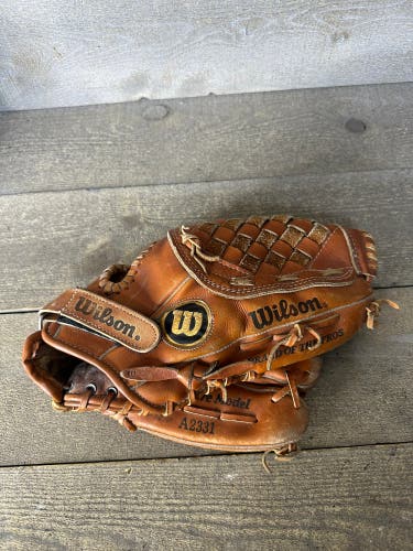 Wilson A2331 George Brett Signature Model 12" RHT Baseball Glove Taiwan