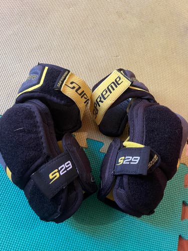 Junior Medium Bauer supreme 3s Elbow Pads (Used)