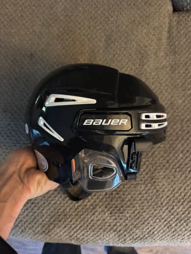 Small Bauer Re-Akt 75 Helmet (New)