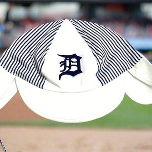 Detroit Tigers Vintage MLB Infant NOS Hat With Ties (New)