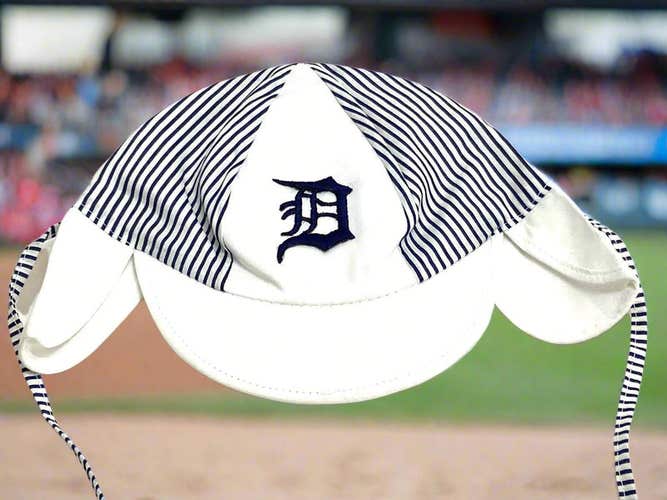 Detroit Tigers Vintage MLB Infant NOS Hat With Ties (New)