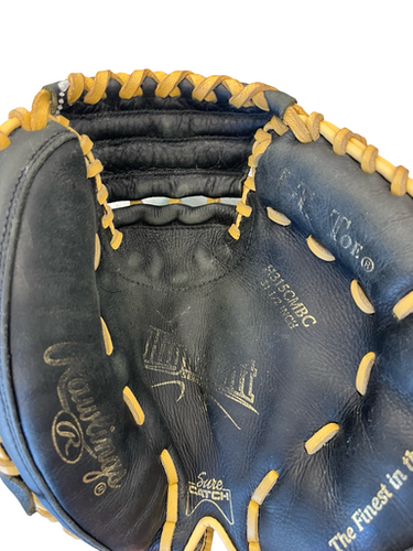 Used Rawlings RENEGADE  31.5 BB/SB Catchers RH Throw Black 31 1/2" 11682-S000122265