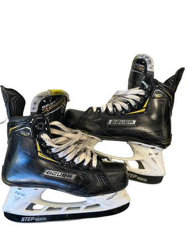 Used Bauer IGNITE PRO+ Junior Hockey Skate Junior 04.5 11682-S000122263