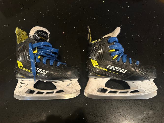 Bauer Supreme M4 Junior Hockey Skates wide EE 3.5
