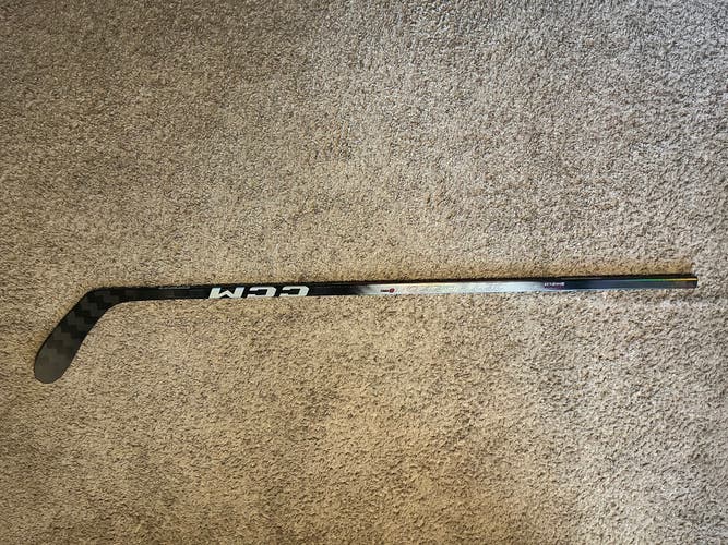 Junior CCM JetSpeed FT8 Pro Left Hand Hockey Stick P28 50 Flex (New)