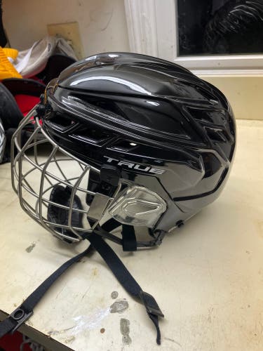 Medium True Dynamic 9 Helmet (Used)