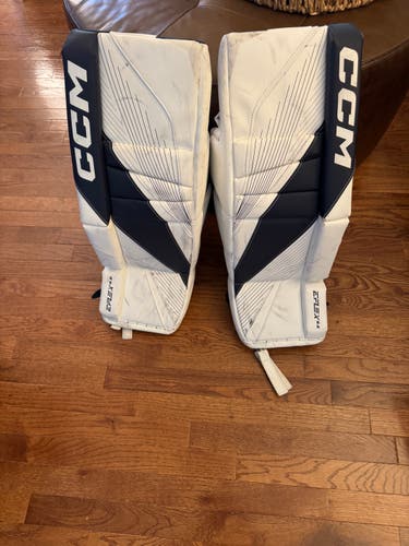 26" CCM Eflex 6.5 Goalie Leg Pads (Used)