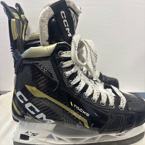 CCM AS-V Pro Hockey Skates Regular Width 6 (Used)
