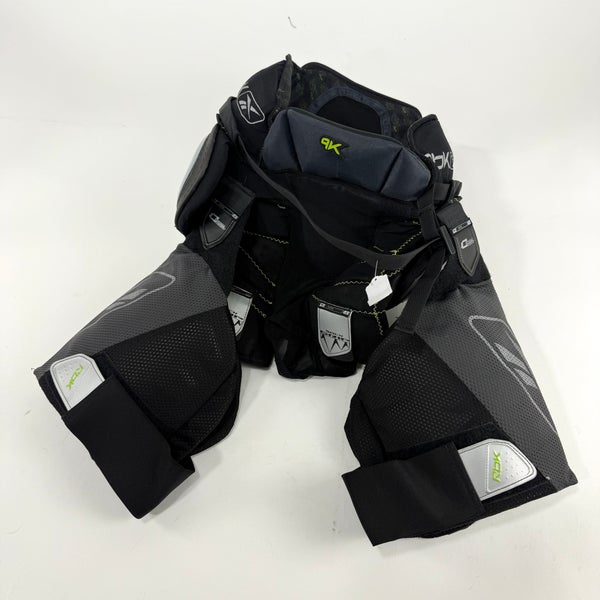 Used Reebok 9K Girdle | Sr Small | E319