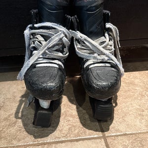 Bauer Vapor Hyperlite 2 Hockey Skates Size 6.5 (Used)