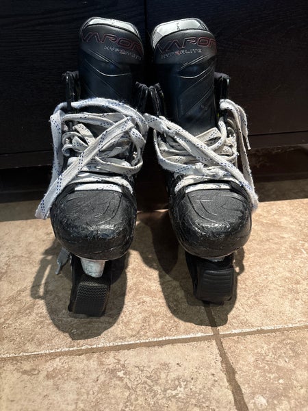 Bauer Vapor Hyperlite 2 Hockey Skates Size 6.5 (Used)