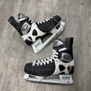 CCM 952 Super Tacks ice Hockey Skates Regular Width 10