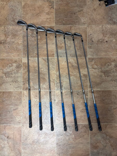 Men's TaylorMade Rocketbladez Right Handed Iron Set Stiff Flex Steel Shaft (Used)