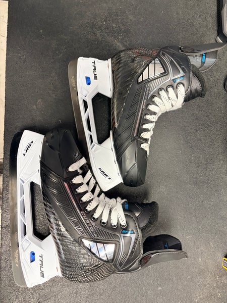 2024 True SVH Pro Hockey Skates Regular Width 7 (New)