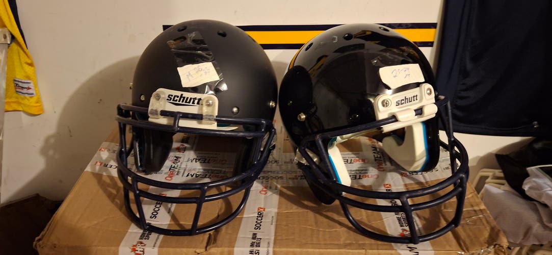 1 bundle of 12 Adult Schutt Air XP Pro Helmet (Used)