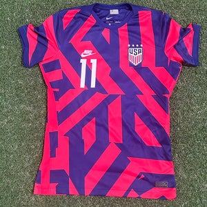 Medium Girls Nike Jersey (Used)