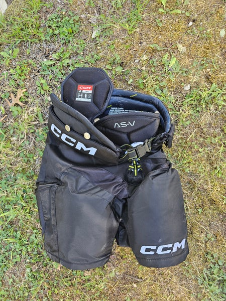 Junior Small CCM Tacks AS-V Hockey Pants (Used)