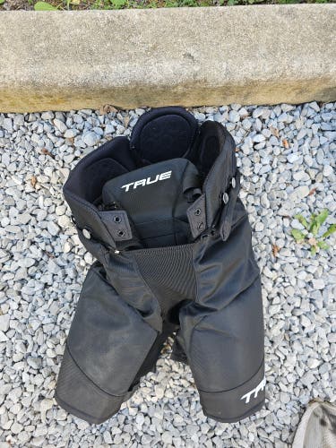 Junior Medium True Catalyst 9x4 Hockey Pants (Used)
