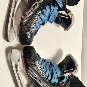 Bauer Vapor X700 Hockey Skates Regular Width Size 3 (Used). Extra runners w/ Superfeet