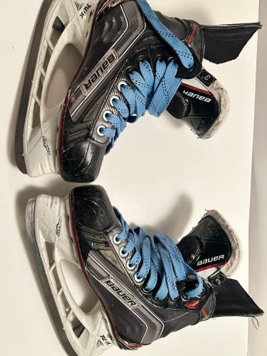Bauer Vapor X700 Hockey Skates Regular Width Size 3 (Used). Extra runners w/ Superfeet
