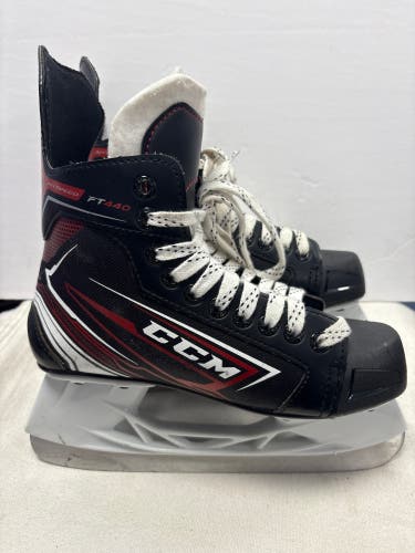 CCM JetSpeed FT440 Hockey Skates Regular Width Size 4 (Used)