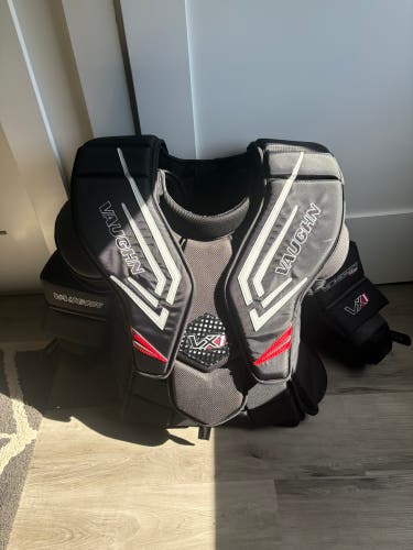 Medium 2024 Vaughn Velocity VX1 Pro Goalie Chest Protector (Used)