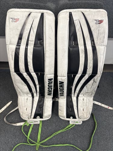 26" Vaughn Velocity V7 Goalie Leg Pads (Used)