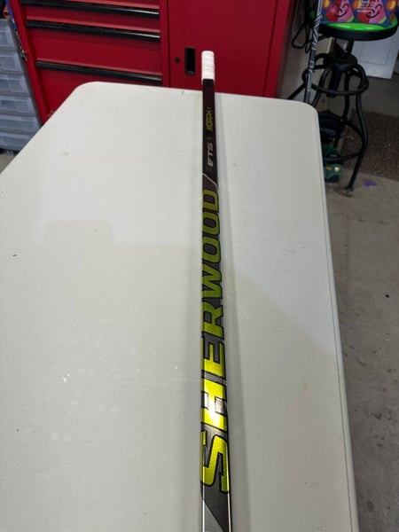Senior Sher-Wood Rekker Right Handed Hockey Stick P90TM (Used)